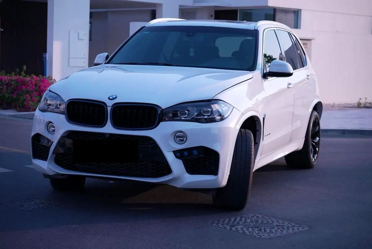 BMW X5 2017 — photo 1 of 10