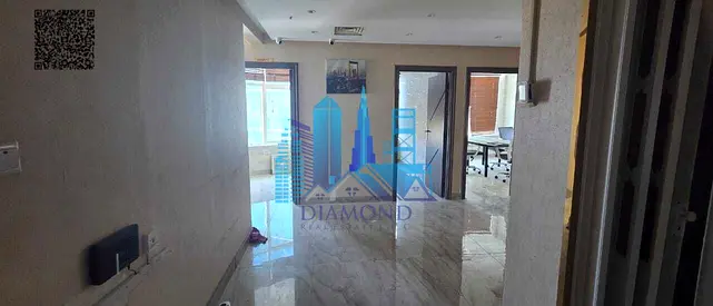 VERY LUXURY OFFICE BIG SIZE WITH PARTETIONS FOR RENT IN HORIZON TOWERS