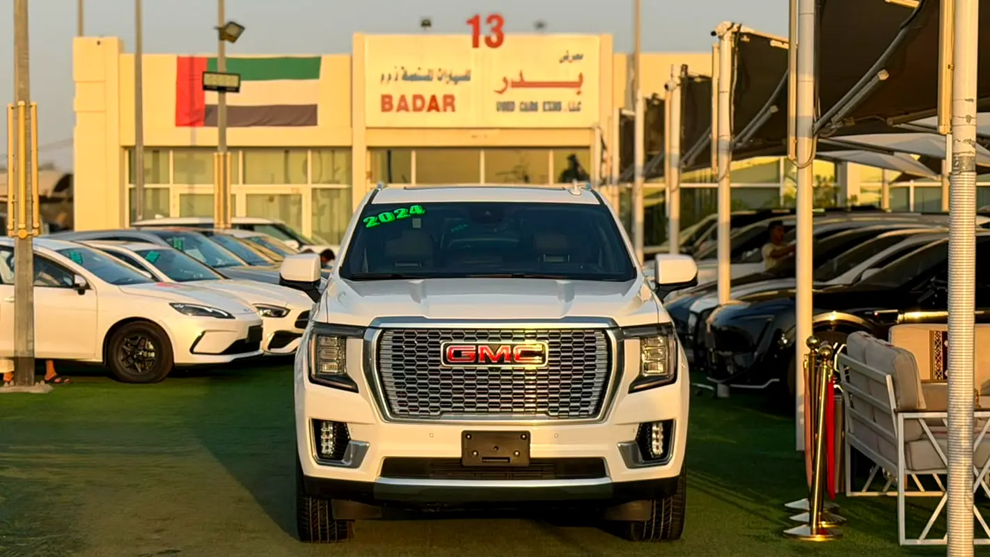GMC Yukon 2024 — photo 1 of 20