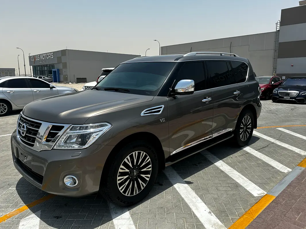 Nissan Patrol 2019 — photo 1 of 16