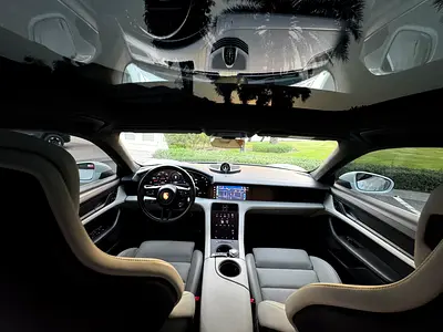 2021 Porsche TAYCAN 照片 12
