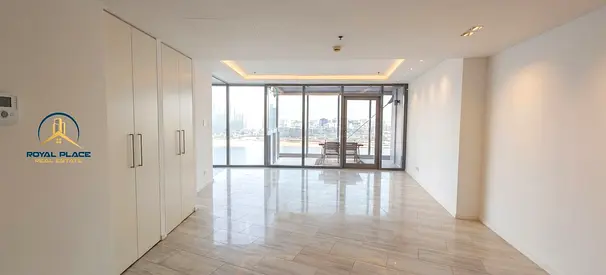 LUXURY WATERFRONT LIVING | WAKE UP TO CANAL VIEWS