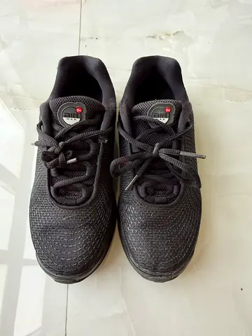 Kids Nike Air Max DN’s size UK 1.5 (EU33.5)