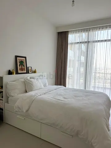 Queen size bed with drawers