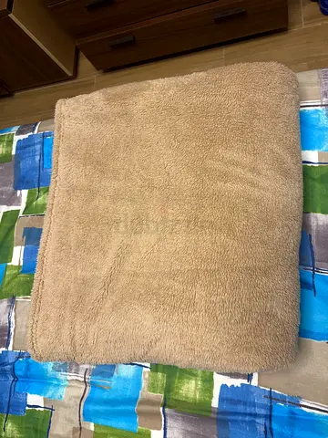 Beige Plush Area Blanket - Good Condition