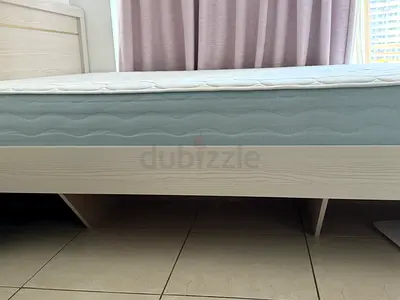 Home Centre - queen size bed and mattress 6 month old, good condition