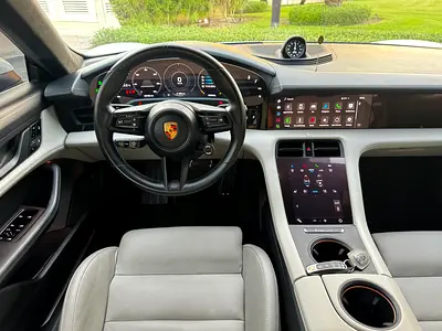 2021 Porsche TAYCAN 照片 9