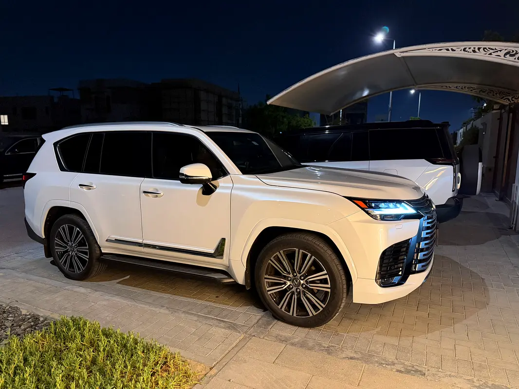 Lexus LX-Series 2026 — photo 1 of 12
