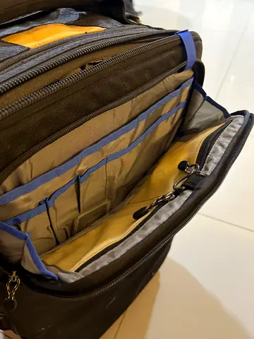 Think tank airport security v2.0 with Removable Dividers - Good Condition used only few times.
