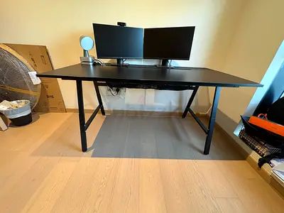 Large Black Modern Computer Desk — Good Condition