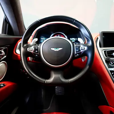 2017 Aston Martin DB11 照片 12