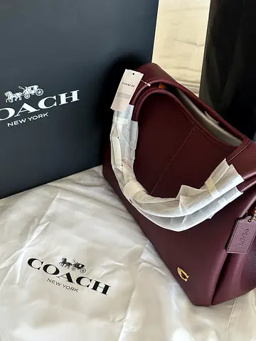 Coach lana shoulder bag (authentic)