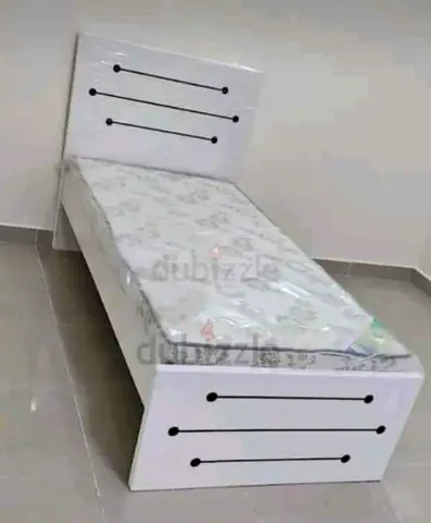 Single white wooden bed with mattress - good condition