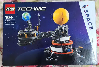 LEGO Technic 42179 Planet Earth and Moon in Orbit (Space) - Sealed Box