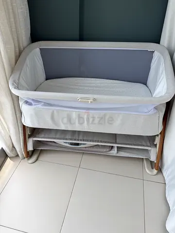 Lua bedside crib (Mamaspapas) neutral grey, gently used