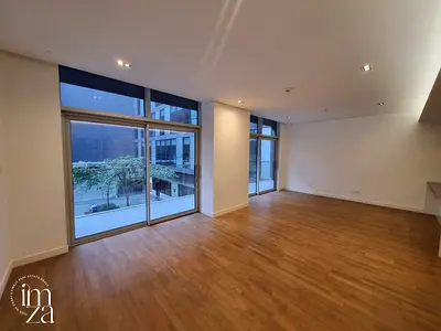 VACANT | UNFURNISHED | GARDEN VIEW