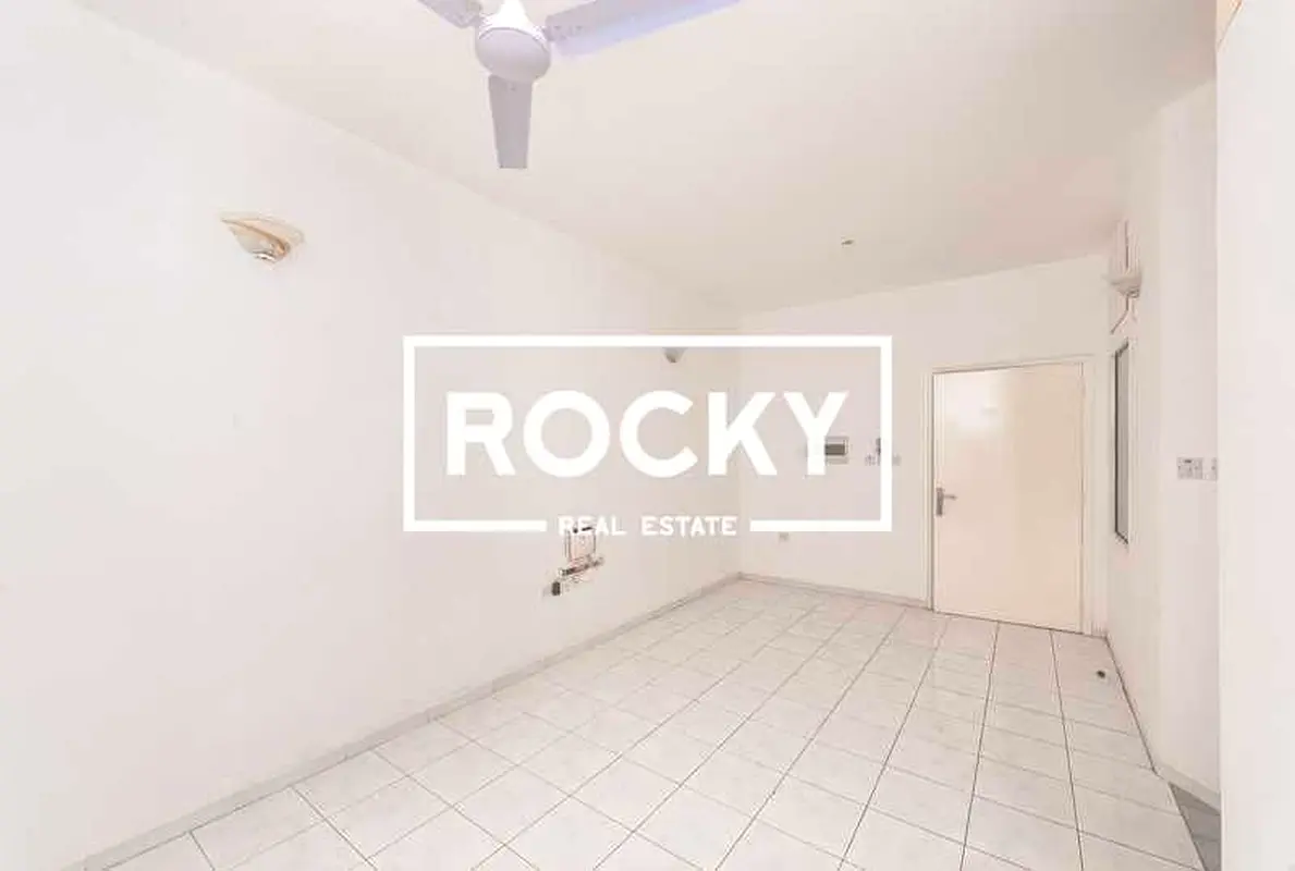 Studio Apt with Window A/C in Bur Dubai
