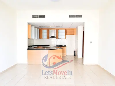 HOT DEAL!!2BHK FOR RENT IN CBD BUILDING......
