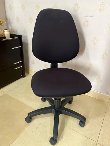 Adjustable Black Office Swivel Chair