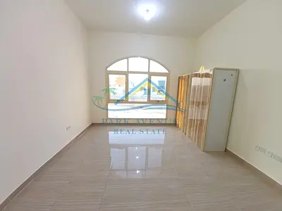 Specious Studio With Built In Wardrobes Close To Bus Stop Mbz