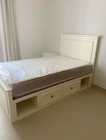 Bedroom set including mattress