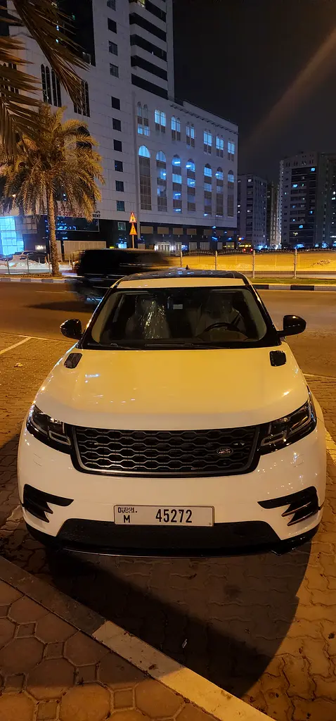Land Rover Range Rover Velar 2019 — photo 1 of 17