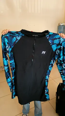 Womeens Long Sleeve Rash Guard Swim Top - Size 3XL Brought for 100 AED . Price negotiable 30 -40