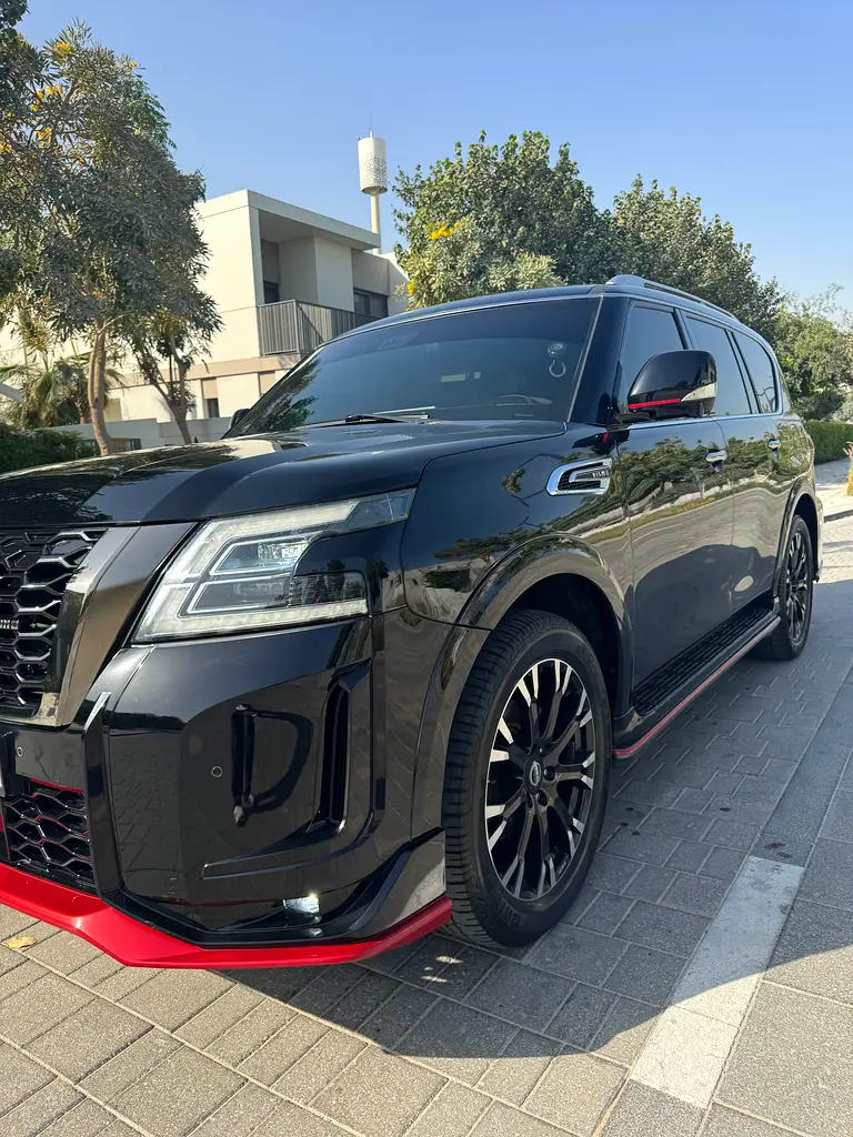 Nissan Patrol 2017 — photo 1 of 7