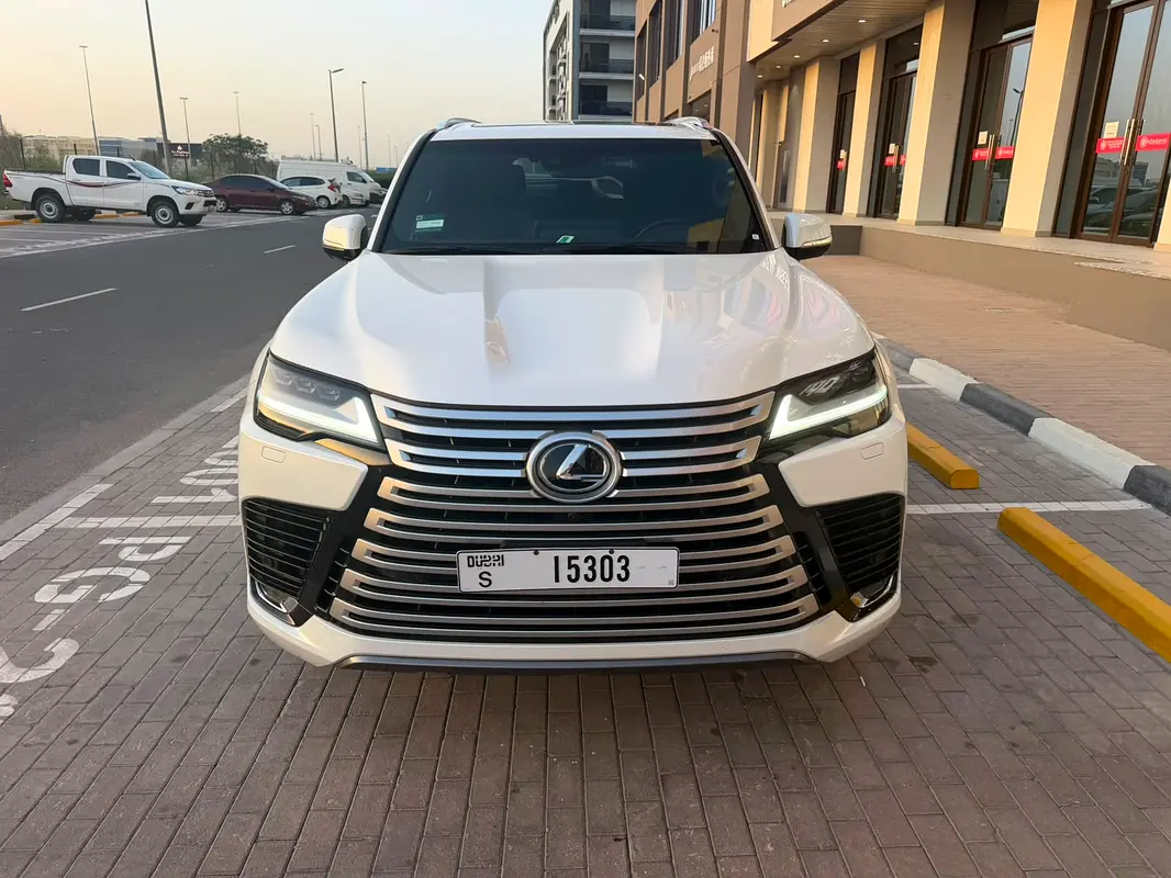 Lexus LX-Series 2024 — photo 1 of 11