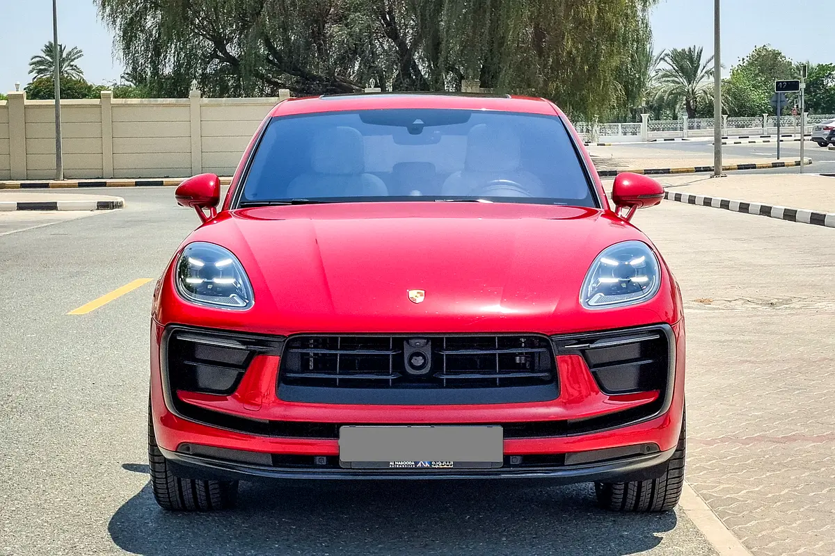 Porsche Macan 2024 — photo 1 of 16