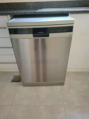Siemens iq500 dishwasher 3rack latest model neat and clean good condition