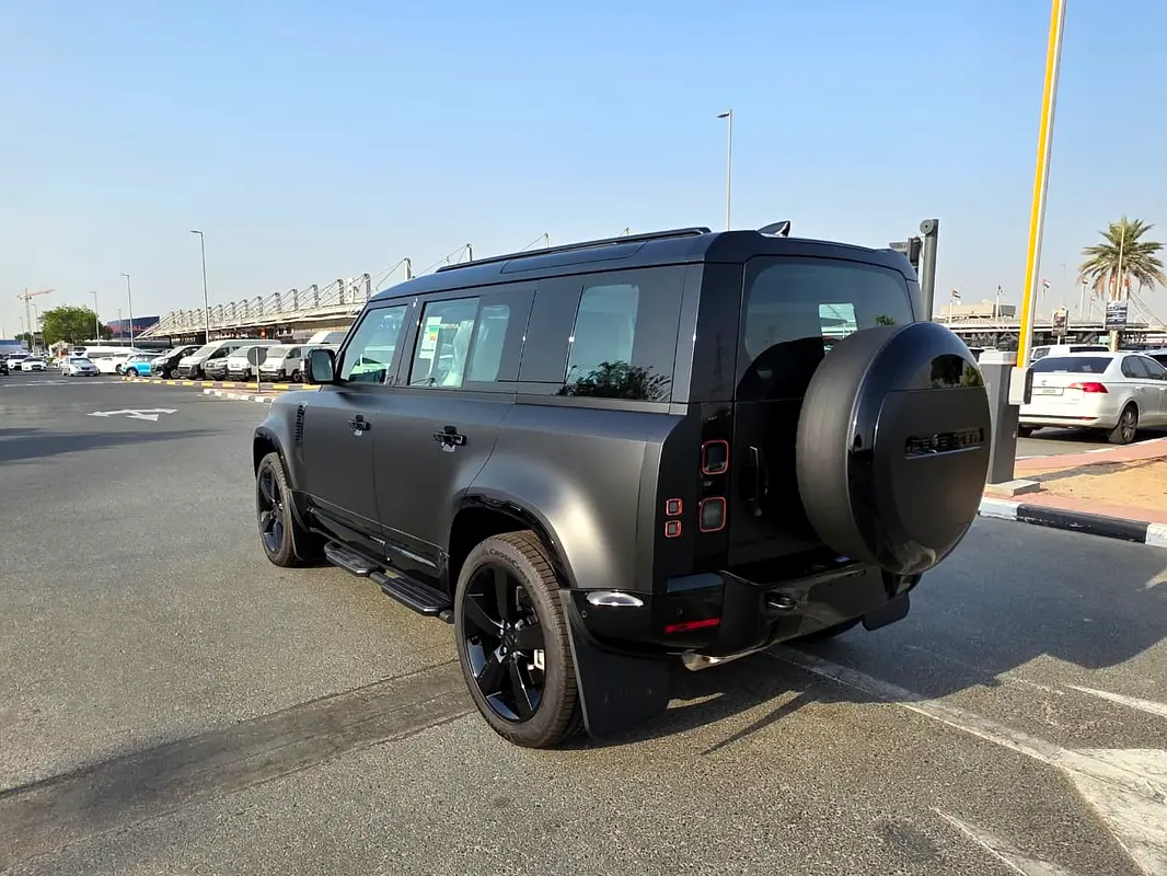 Land Rover Defender 2026