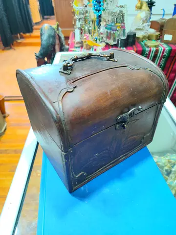 Vintage Small Wooden Curio Chest - Can be used for restoration - 20*16cm