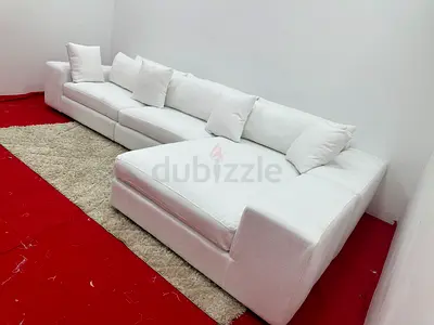 Brand new condition eichholtz sofa