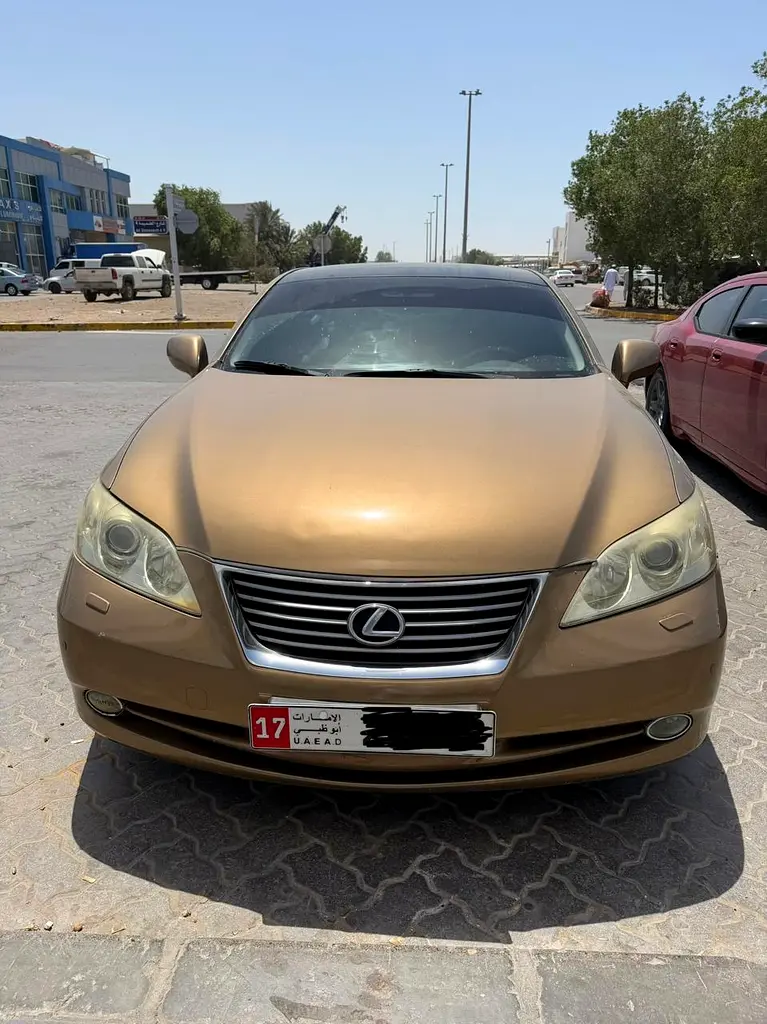 Lexus IS-Series 2009 — photo 1 of 8