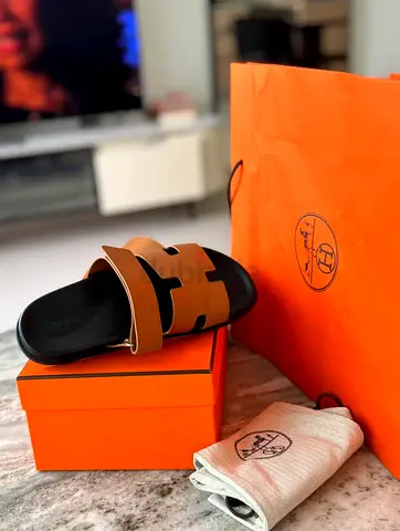 Genuine Hermès Sandals Style Leather Slide Sandals (Paper and Box)