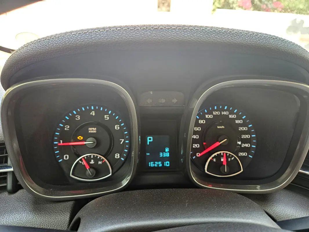 Chevrolet Malibu 2013 — photo 1 of 10