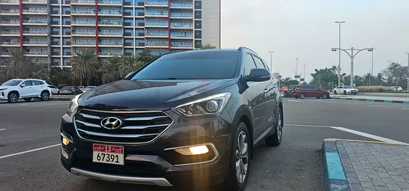 Hyundai Santa Fe GLS 2018 | GCC Specs | Well Maintained