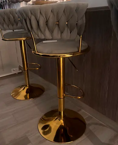 3 Bar stools