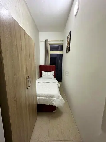 Partition with balcony - 2 Min to DMCC Metro  Marina Mall - Ladies Only