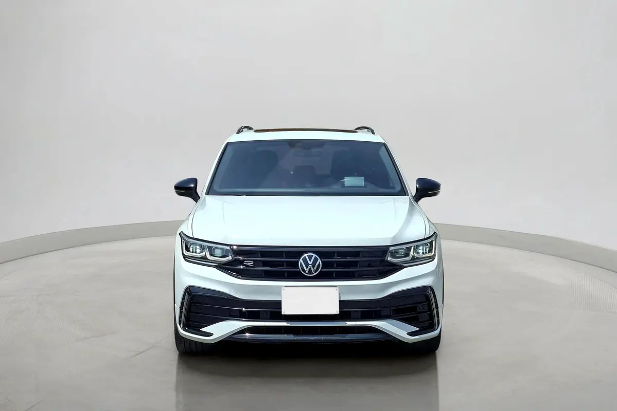 Volkswagen Tiguan 2022 — photo 1 of 15