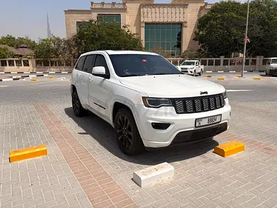 جيب جراند شيروكي ٢٠٢٠ | بلاك أوت | فتحة سقف | كار بلاي | ٩١ ألف كم  2020 Jeep Grand Cherokee | Black