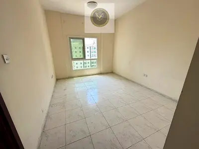 شقة غرفة وصالة في المجاز 2 داخل بناية عائلية بسعر مميز وموقع حيوي قريب من جميع الخدمات والمرافق الأساسية