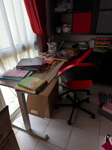 Hydraulic Table with 2 Chairs for Sale