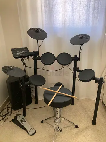 Yamaha DTX Electronic Drum Kit