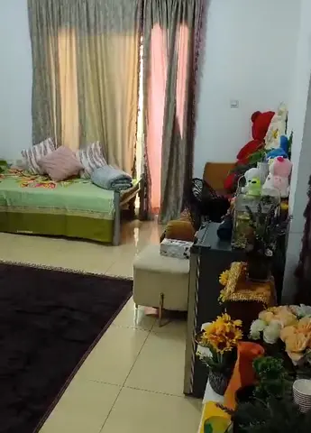 Female Bed space
