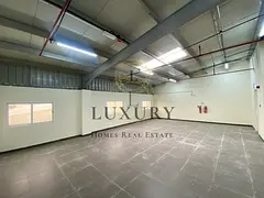 READY TO MOVE |SPACIOUS | WAREHOUSE | SHARED YARD