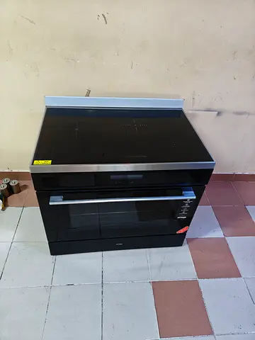 Built-in Electric Induction Cooker with Oven - Good Condition