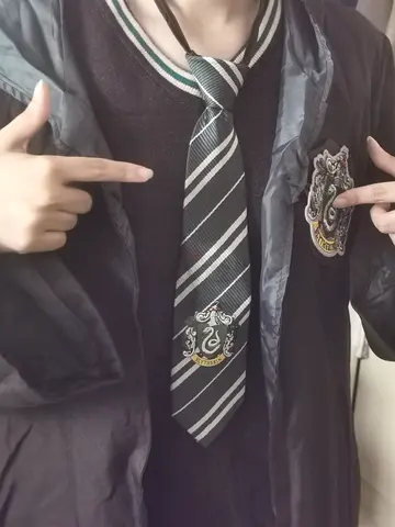 Harry Potter Slytherin Wizard Robe Cosplay Set Including inner sweater, tie and emblem