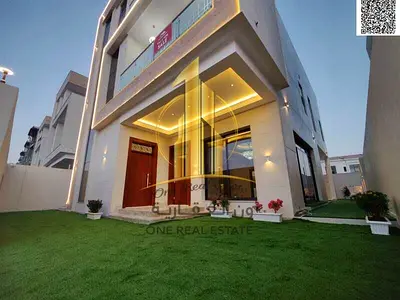 🏡 ڤيلا فاخرة للإيجار – الياسمين  ✨ إطلالة مباشرة على حديقة الياسمين ✨ الڤيلا بتشطيب فاخر جداً وتتكون من:  ▪️ 3 طوابق  ▪️ 6 غرف نوم  ▪️ روف  ▪️ مسبح